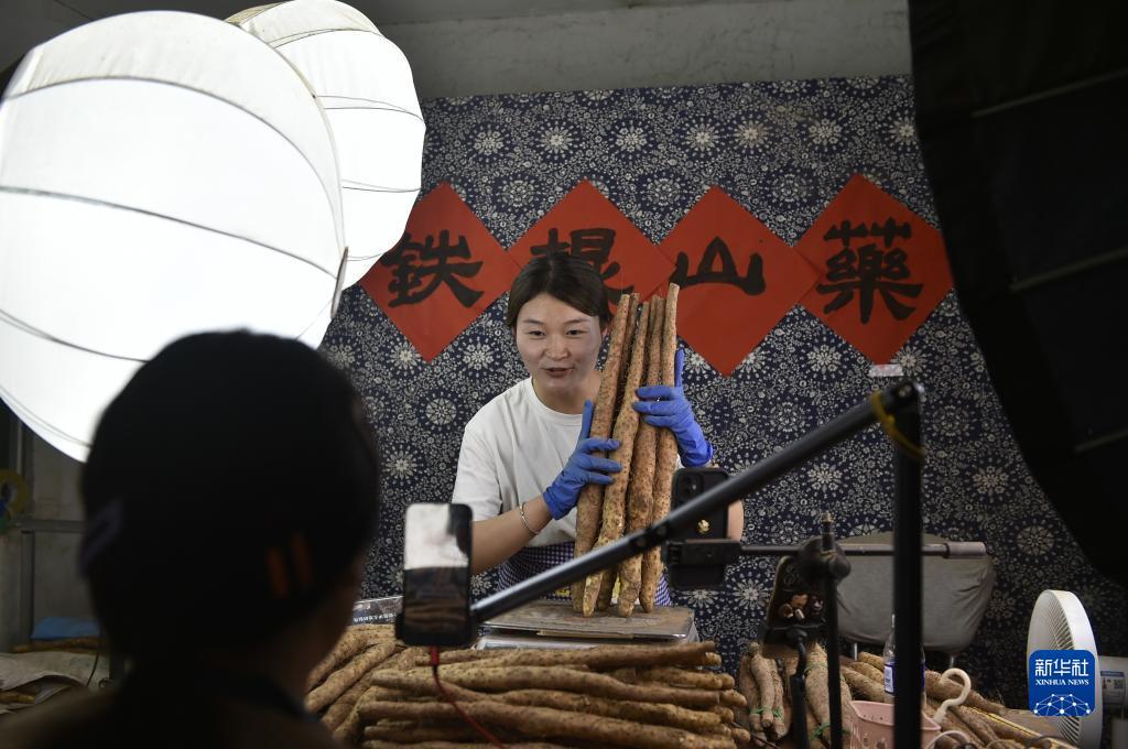 大润发客服人员
